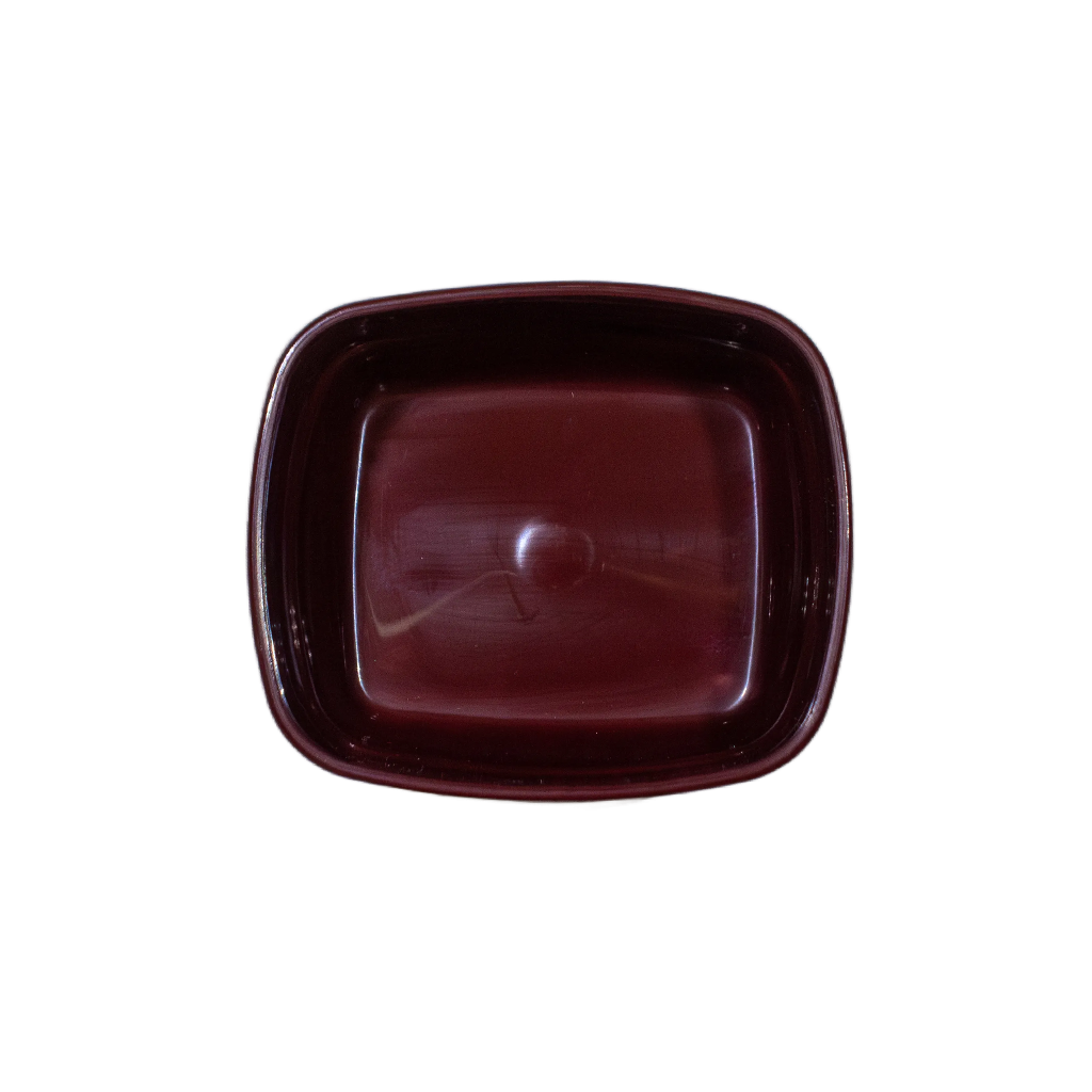 Bol rectangle rouge – vue en angle supérieur|Red rectangular bowl – top angle view